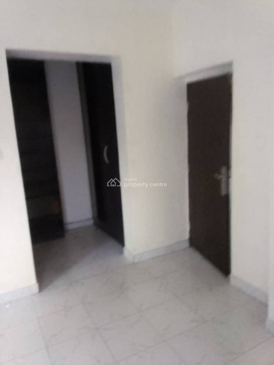 Clean and Spacious 3 Bedroom Flat, Mobil Road Ajah Ilaje., Lekki, Lagos, House for Rent