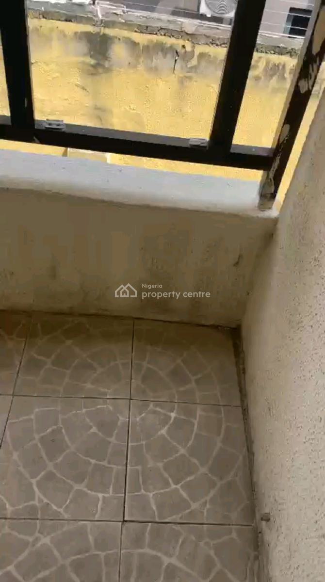 Standard and Executive Mini Flat, Alagomeji, Yaba, Lagos, Mini Flat (room and Parlour) for Rent