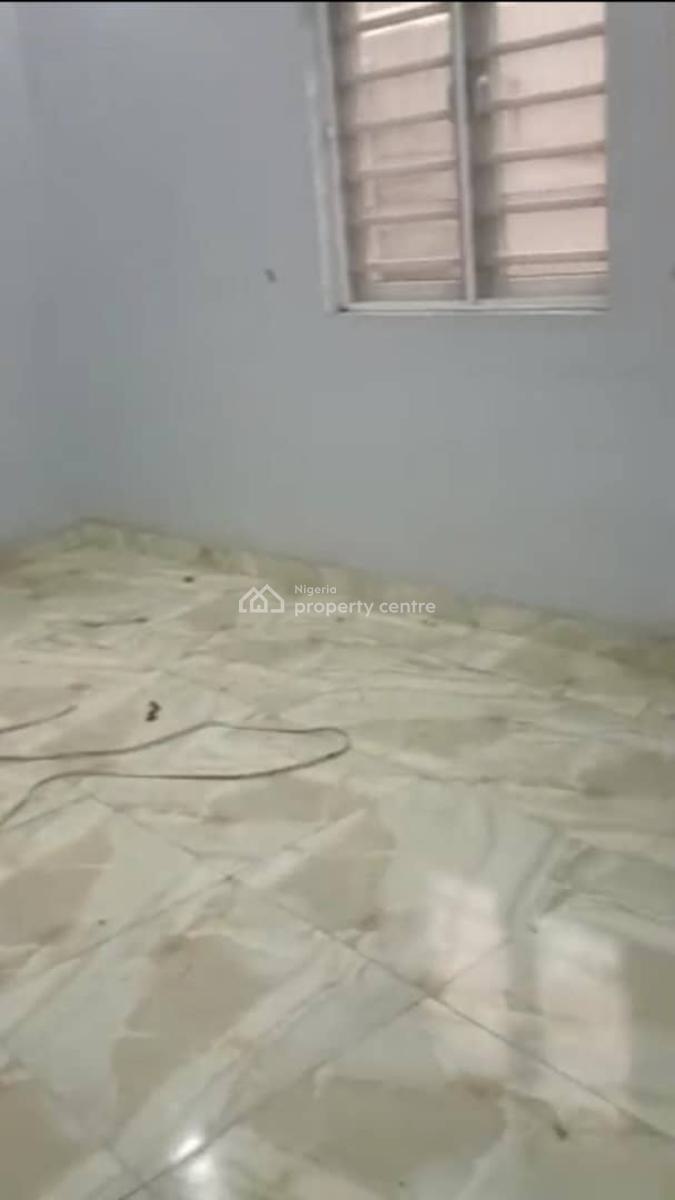 Lovely 3 Bedroom Flat, Off Babs Animashaun Road, Surulere, Lagos, Flat / Apartment for Rent