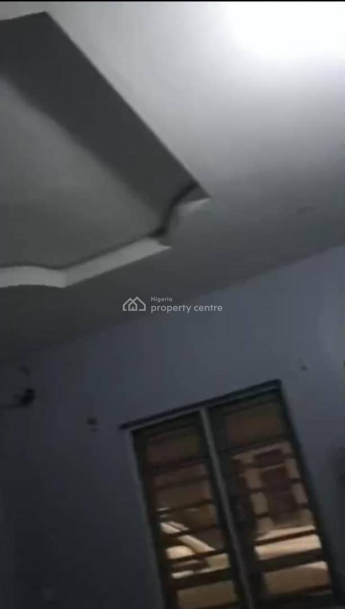 Lovely 3 Bedroom Flat, Off Babs Animashaun Road, Surulere, Lagos, Flat / Apartment for Rent