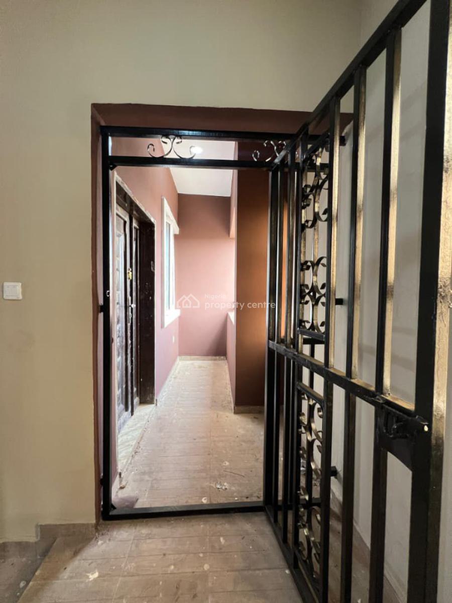 Well Located 2 Bedroom Flat, Ire Akari, Akala Express, Ibadan, Oyo, Flat / Apartment for Rent