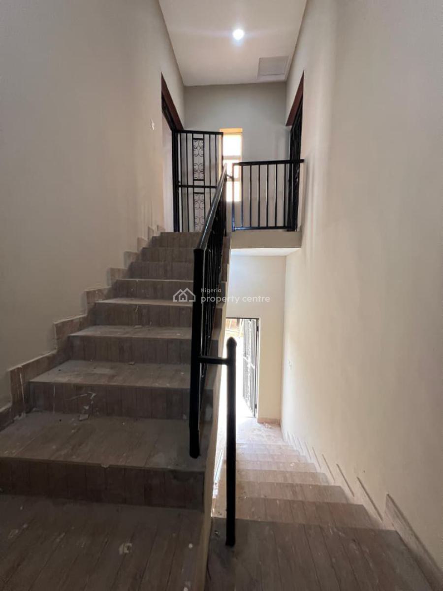 Well Located 2 Bedroom Flat, Ire Akari, Akala Express, Ibadan, Oyo, Flat / Apartment for Rent