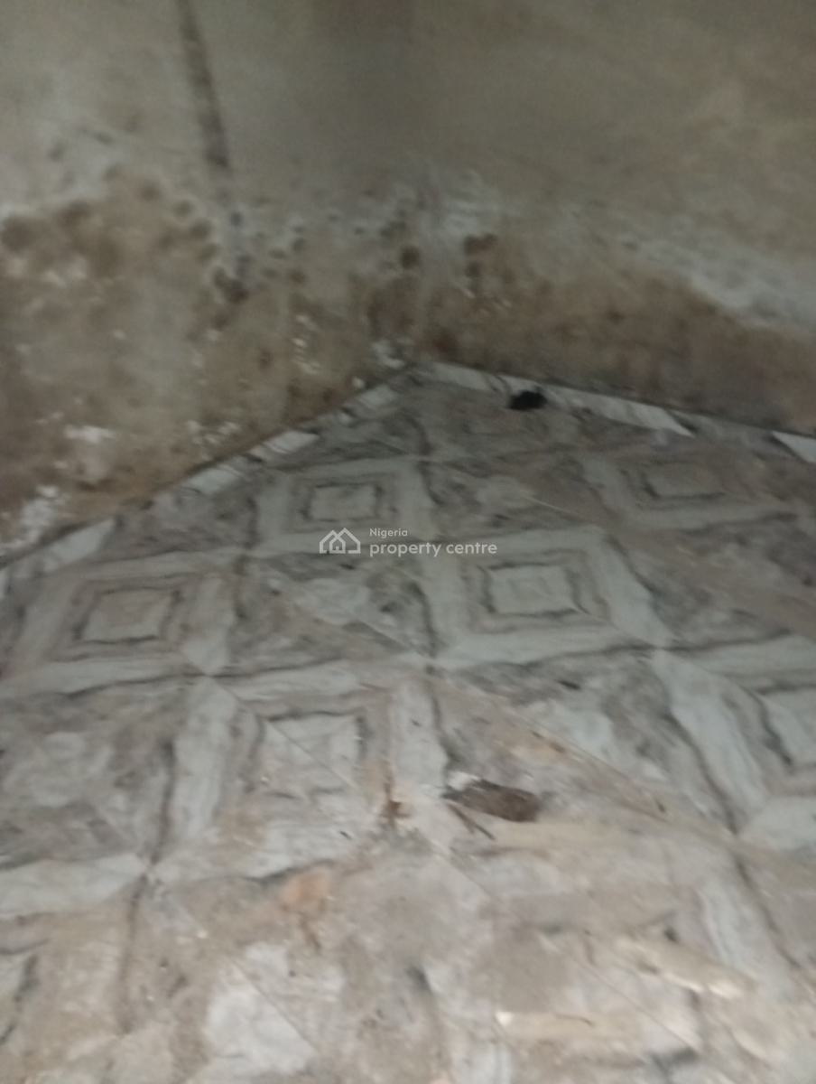 Big Shop, Off Lawanson, Surulere, Lagos, Shop for Rent