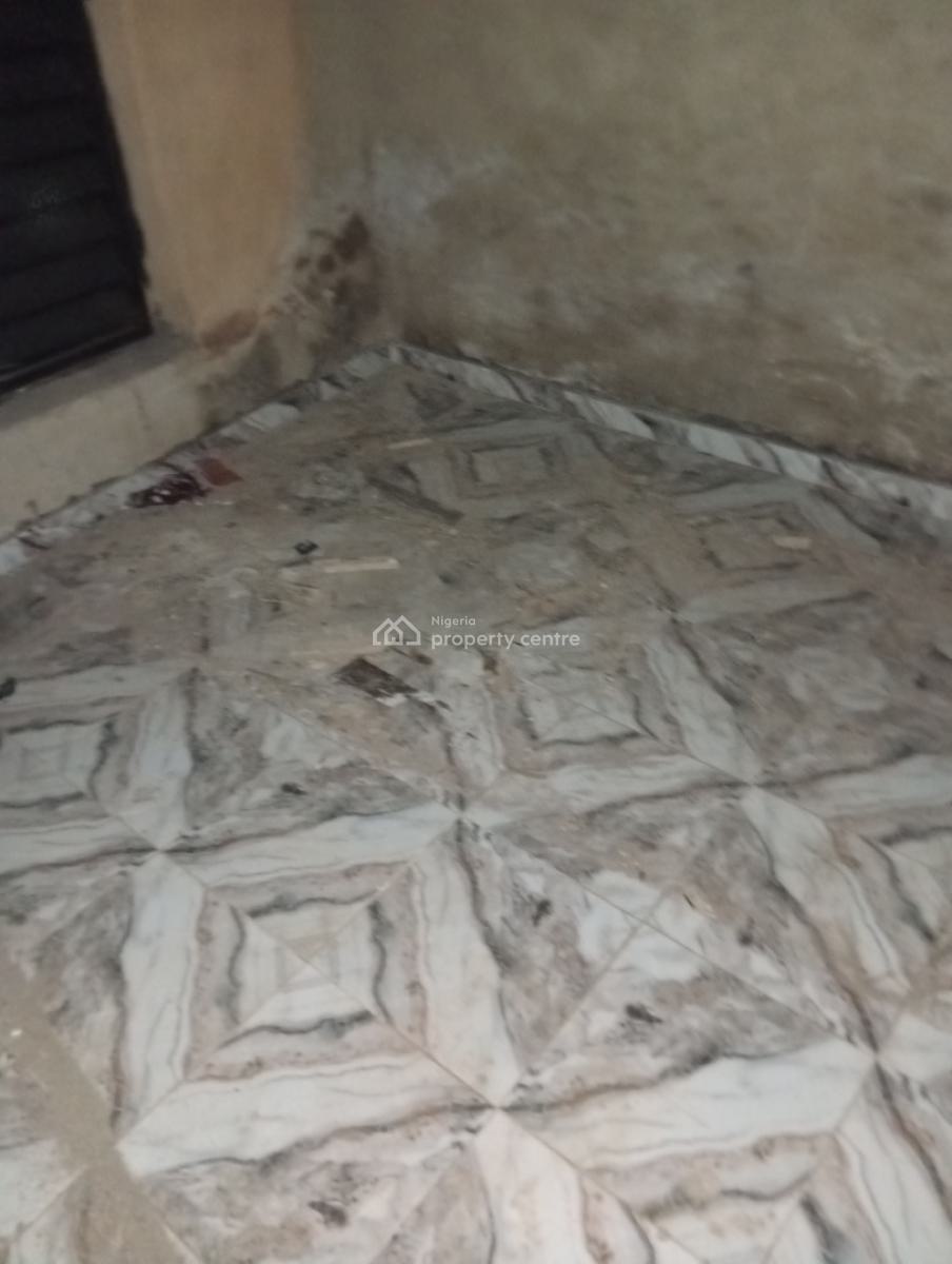 Big Shop, Off Lawanson, Surulere, Lagos, Shop for Rent