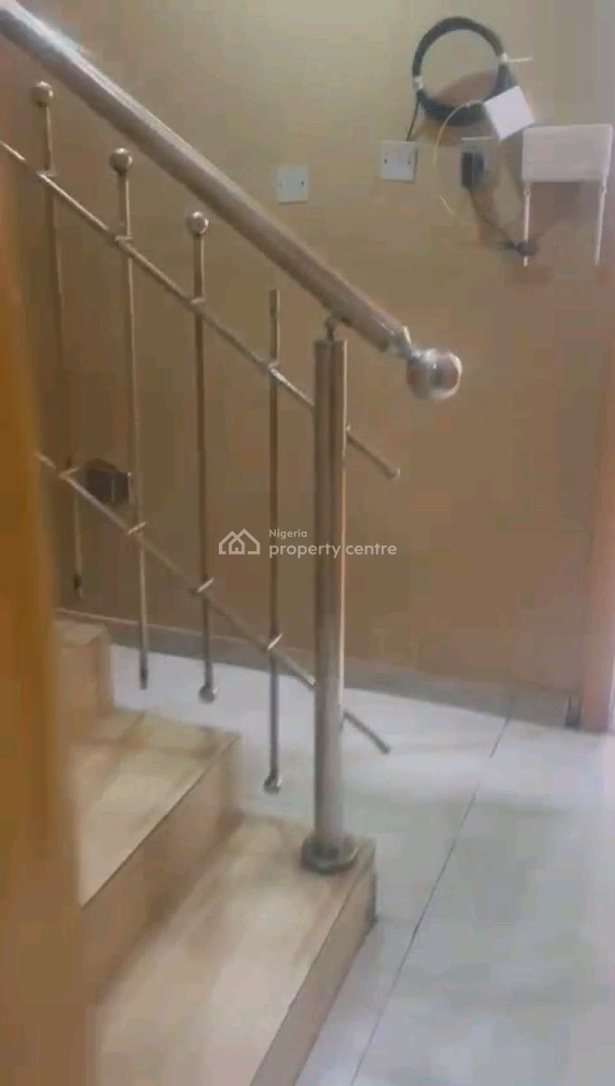 Relatively New Portable 3  Bedroom Duplex, Atunrase Estate, Gbagada, Lagos, Detached Duplex for Rent