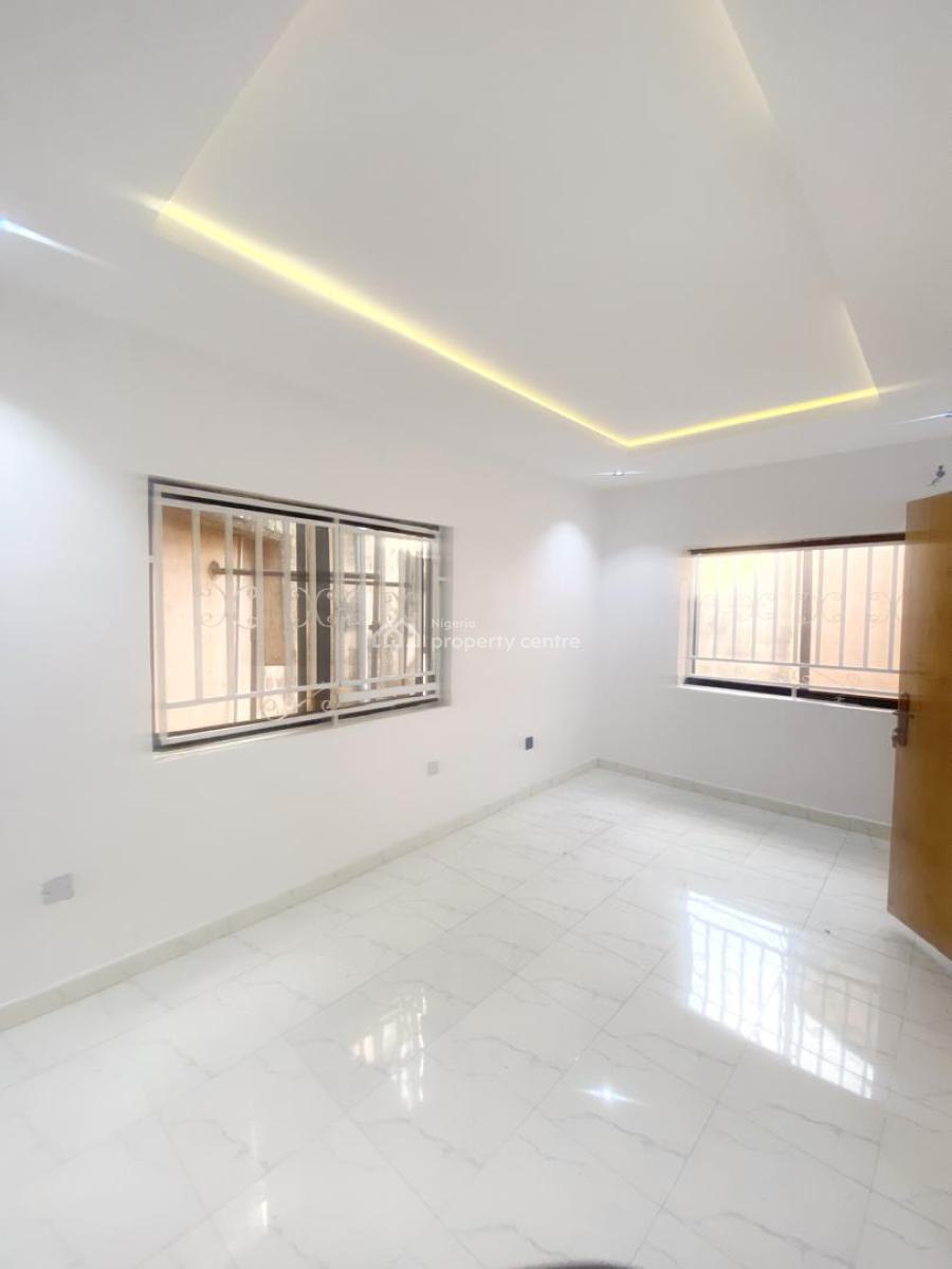 Luxury & Renovated 2 Bedroom Apartment, Omole Phase 2, Ikeja, Lagos, Flat / Apartment for Rent