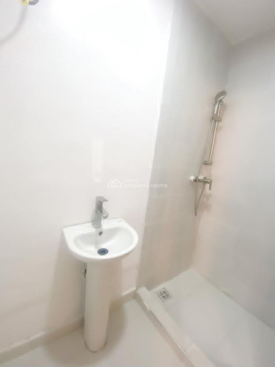 Luxury & Renovated 2 Bedroom Apartment, Omole Phase 2, Ikeja, Lagos, Flat / Apartment for Rent