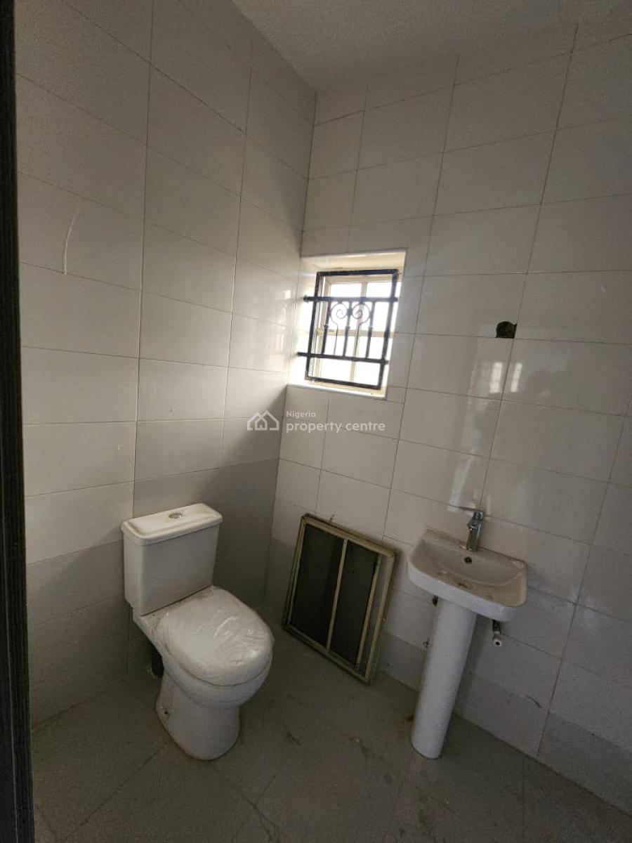 Tastefully Renovated Lovely Newly Renovated 3 Bedroom Flats, Off Ogunlana Drive, Surulere, Lagos, Flat / Apartment for Rent