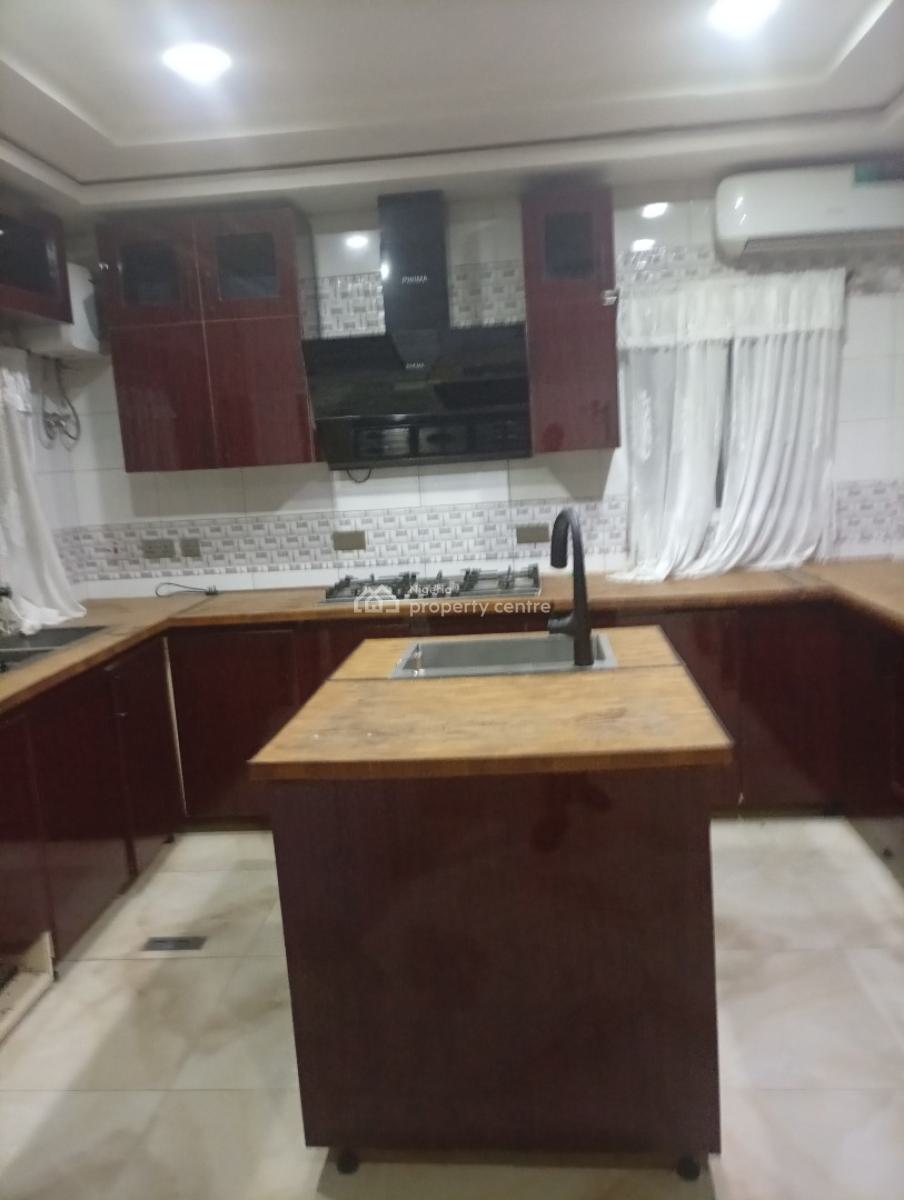 Serviced and Furnished 4 Bedroom Semi Detached Duplex with a Bq, Guzape District, Abuja, Semi-detached Duplex for Rent