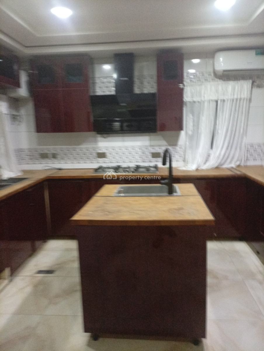 Serviced and Furnished 4 Bedroom Semi Detached Duplex with a Bq, Guzape District, Abuja, Semi-detached Duplex for Rent