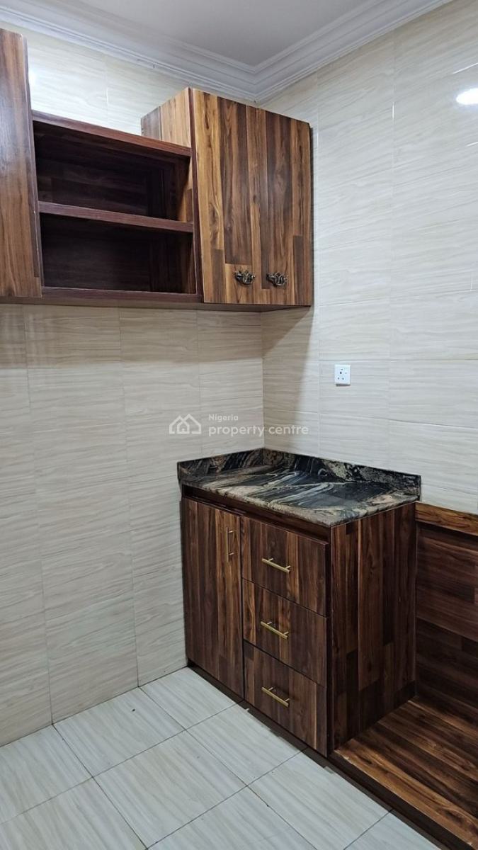2 Bedrooms Upstairs Flat, Ogombo, Ajah, Lagos, Flat / Apartment for Rent