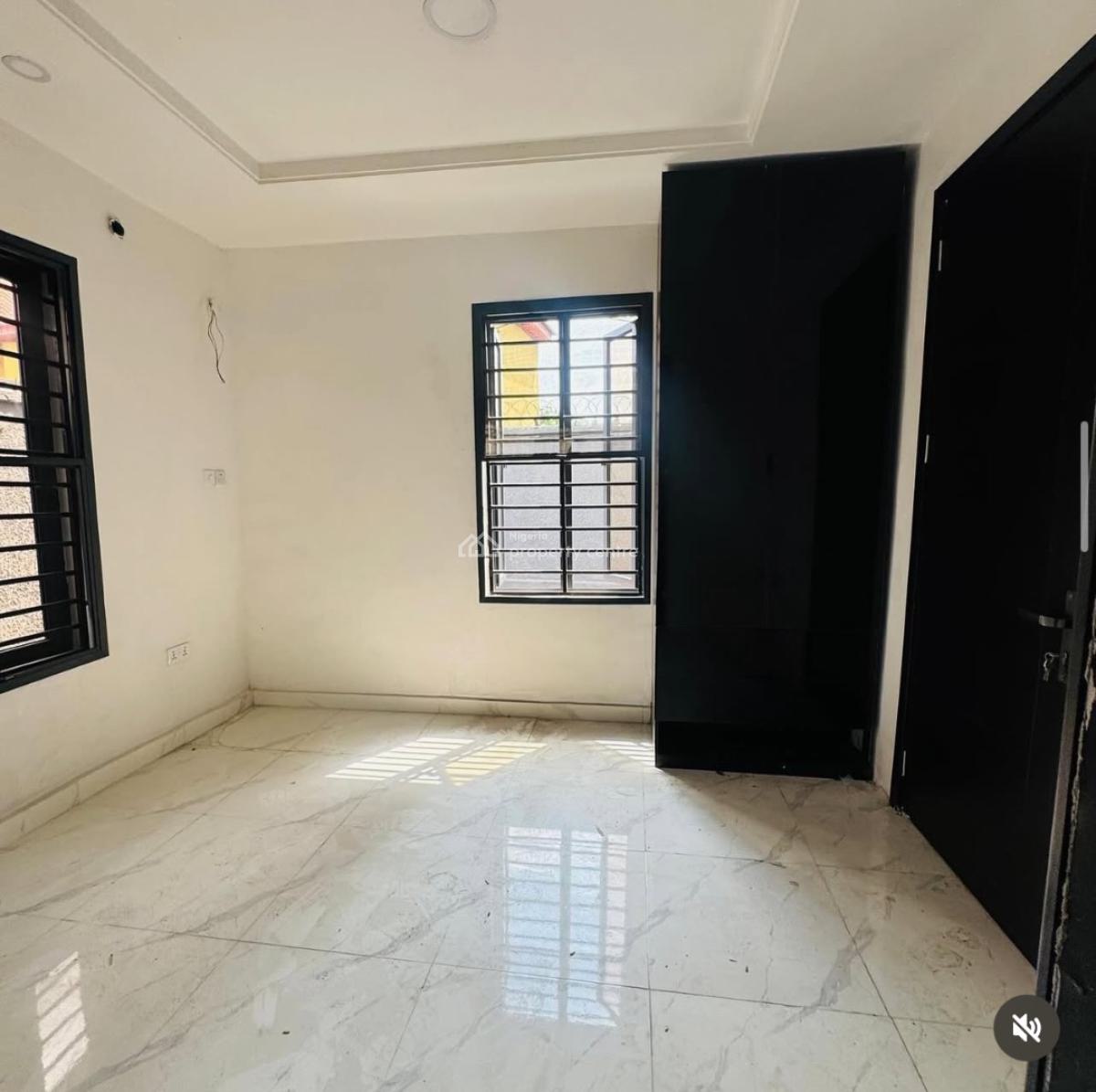 Nice 2 Bedroom Apartment, Maryland, Ikeja, Lagos, Flat / Apartment for Sale