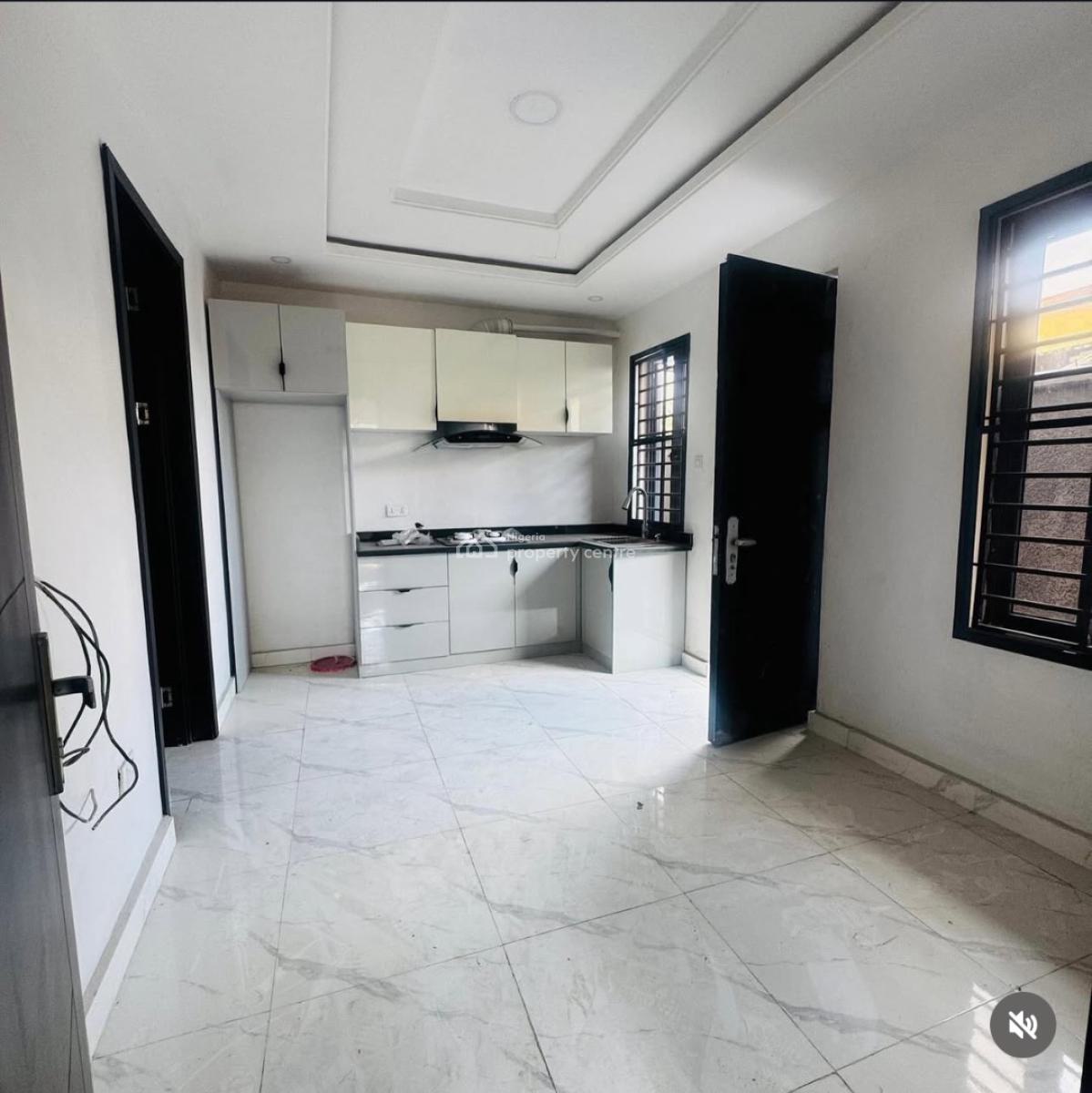 Nice 2 Bedroom Apartment, Maryland, Ikeja, Lagos, Flat / Apartment for Sale