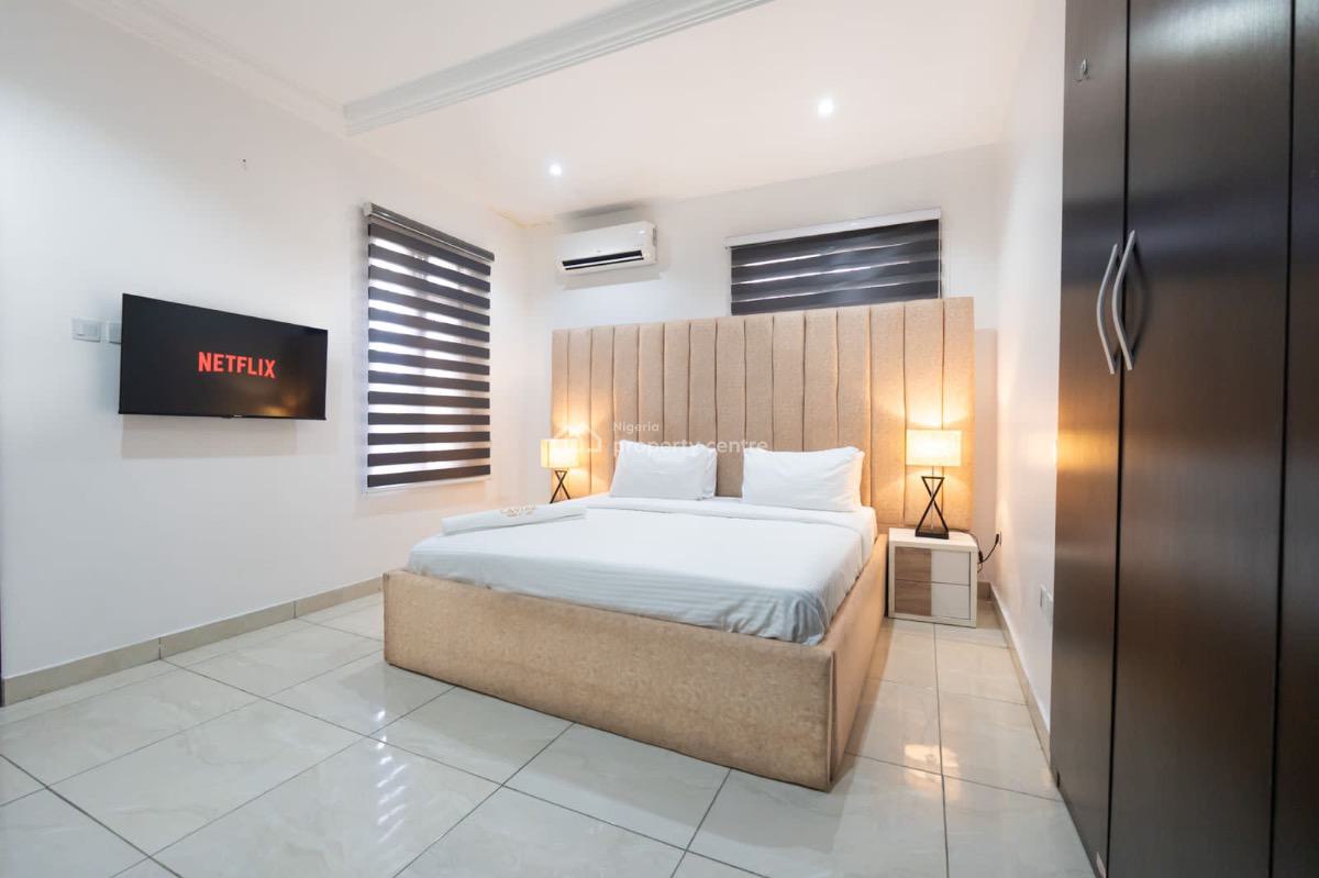 Stylishly 3 Bedroom with Exquisite Facilities Available for December Stay, Lekki Phase 1, Lekki, Lagos, Flat / Apartment Short Let