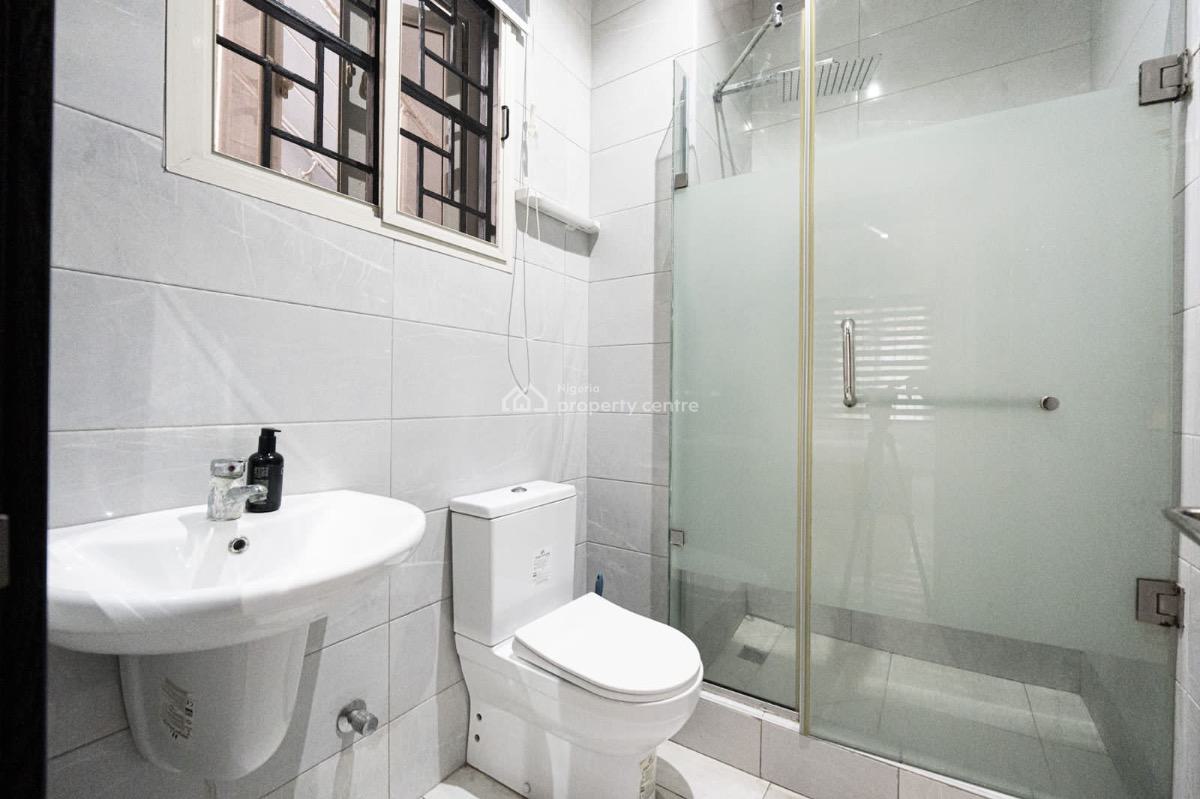 Stylishly 3 Bedroom with Exquisite Facilities Available for December Stay, Lekki Phase 1, Lekki, Lagos, Flat / Apartment Short Let