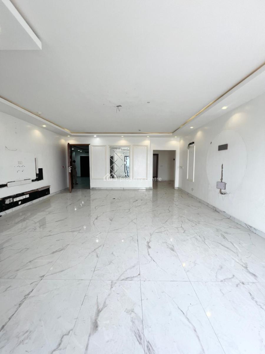 Serviced Three Bedroom Apartment with Bq, Lekki Phase 1, Lekki, Lagos, Block of Flats for Sale