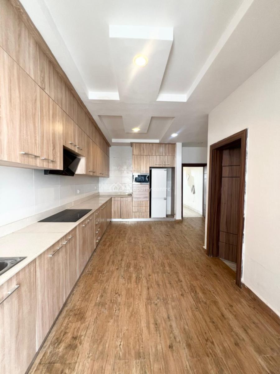 Serviced Three Bedroom Apartment with Bq, Lekki Phase 1, Lekki, Lagos, Block of Flats for Sale