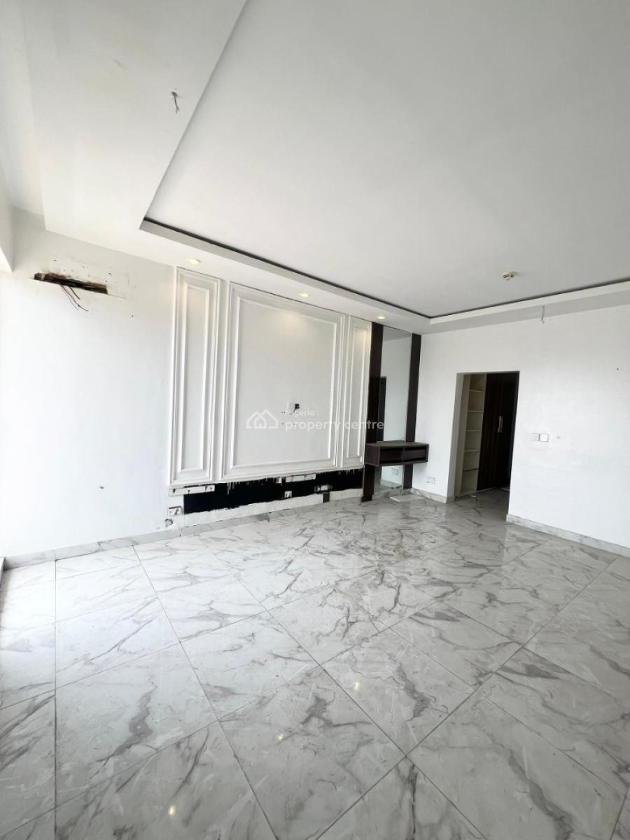 Serviced Three Bedroom Apartment with Bq, Lekki Phase 1, Lekki, Lagos, Block of Flats for Sale