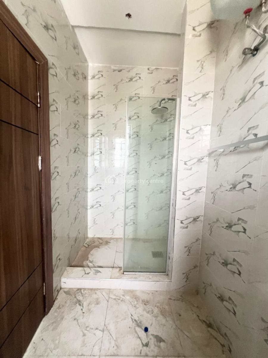 Serviced Three Bedroom Apartment with Bq, Lekki Phase 1, Lekki, Lagos, Block of Flats for Sale