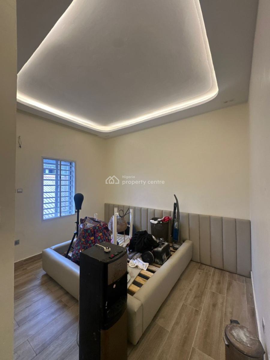 Newly Renovated & Well-maintained 3-bedroom Apartment with Bq, Ikoyi, Lagos, Flat / Apartment for Rent