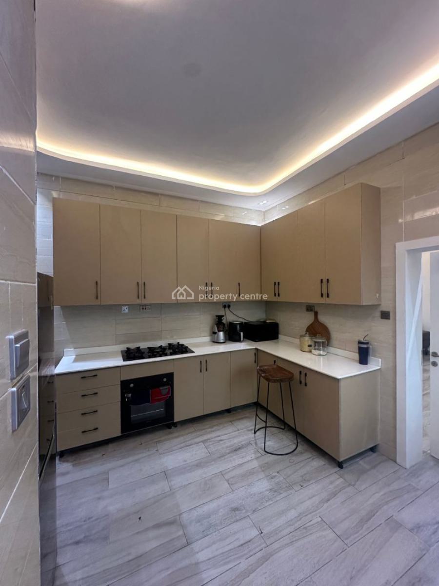 Newly Renovated & Well-maintained 3-bedroom Apartment with Bq, Ikoyi, Lagos, Flat / Apartment for Rent