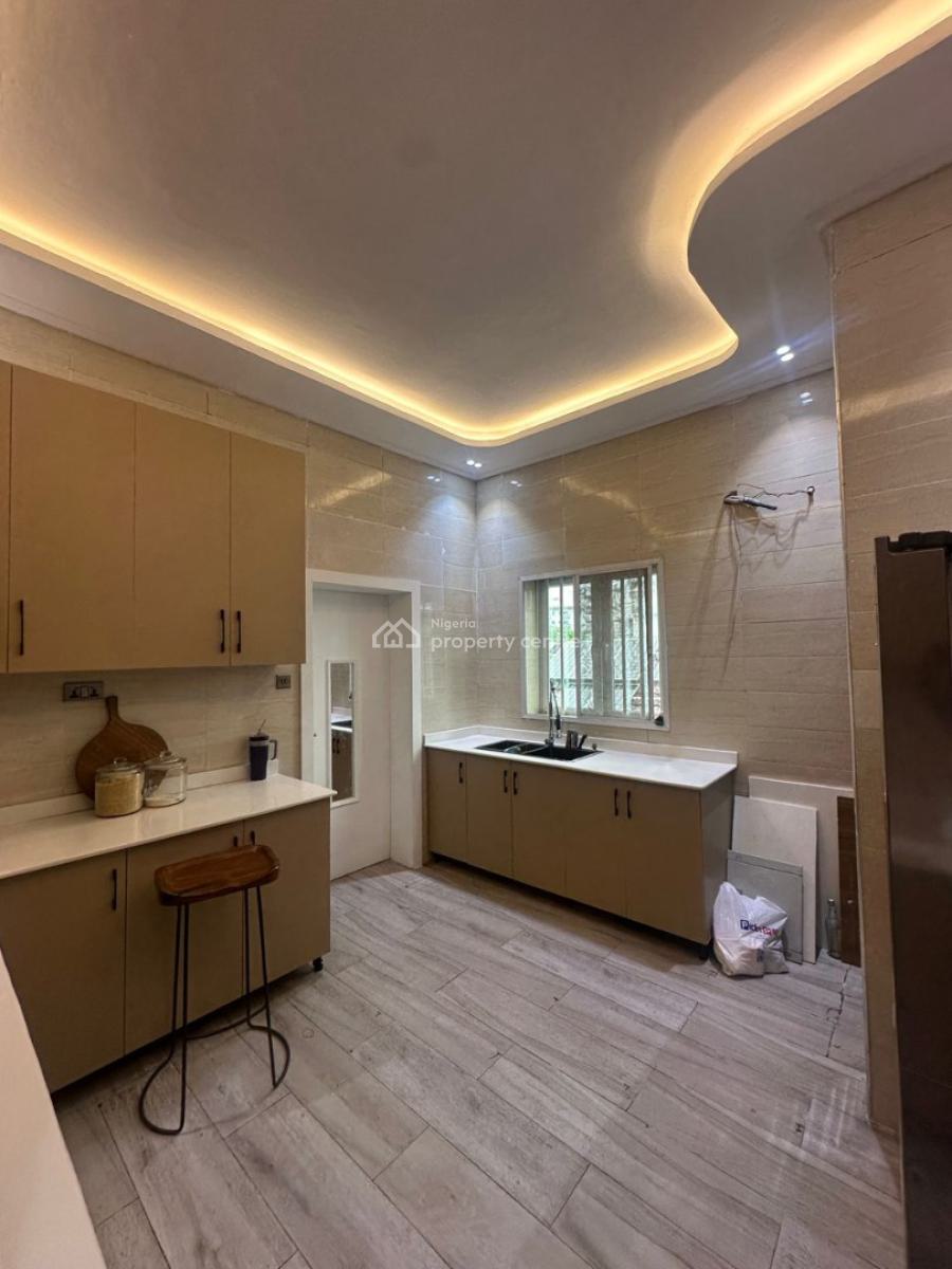 Newly Renovated & Well-maintained 3-bedroom Apartment with Bq, Ikoyi, Lagos, Flat / Apartment for Rent