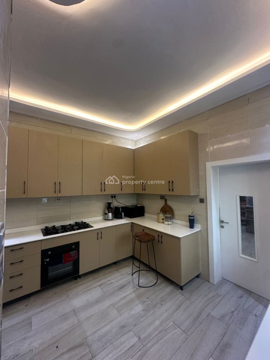 Newly Renovated & Well-maintained 3-bedroom Apartment with Bq, Ikoyi, Lagos, Flat / Apartment for Rent