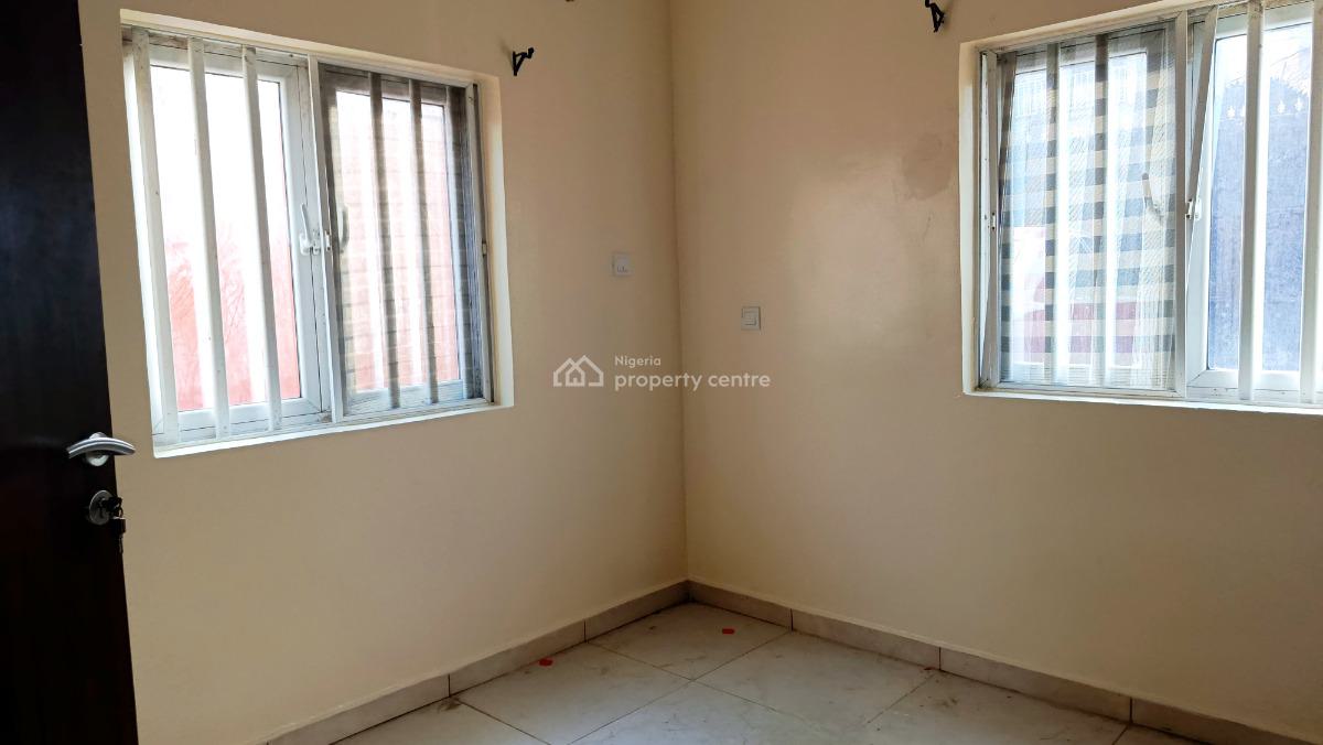 Newly Renovated 3 Bedroom Flat with Masters, Upstairs, Off Emmanuel Keshi, Gra Phase 2, Magodo, Lagos, Flat / Apartment for Rent