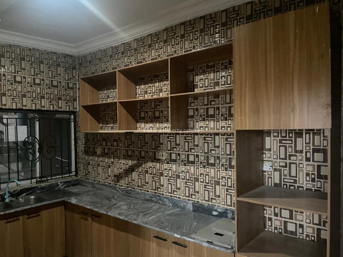 Spacious Three Bedroom Apartment., Cheevron, Lekki, Lagos, Lekki, Lagos, Flat / Apartment for Rent