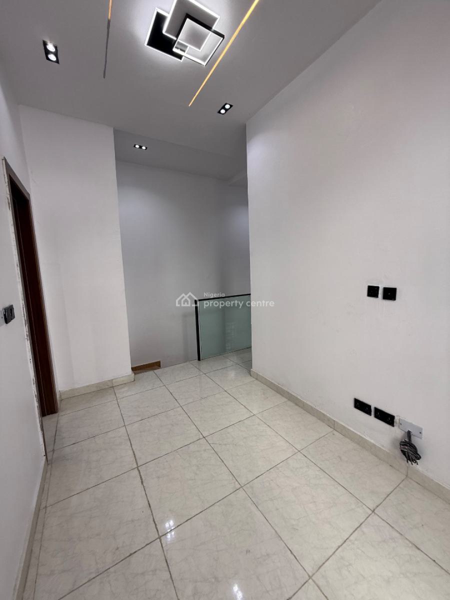 4 Bedroom Semi Detached Duplex with Bq for Distress, Ikota Villa Estate Beside Mega Chiken, Lekki, Lagos, Semi-detached Duplex for Sale