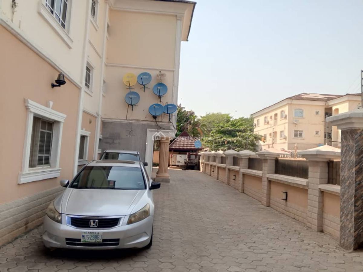 Beautiful 3 Bedroom with 4 Toilets, Jabi, Abuja, Flat / Apartment for Rent