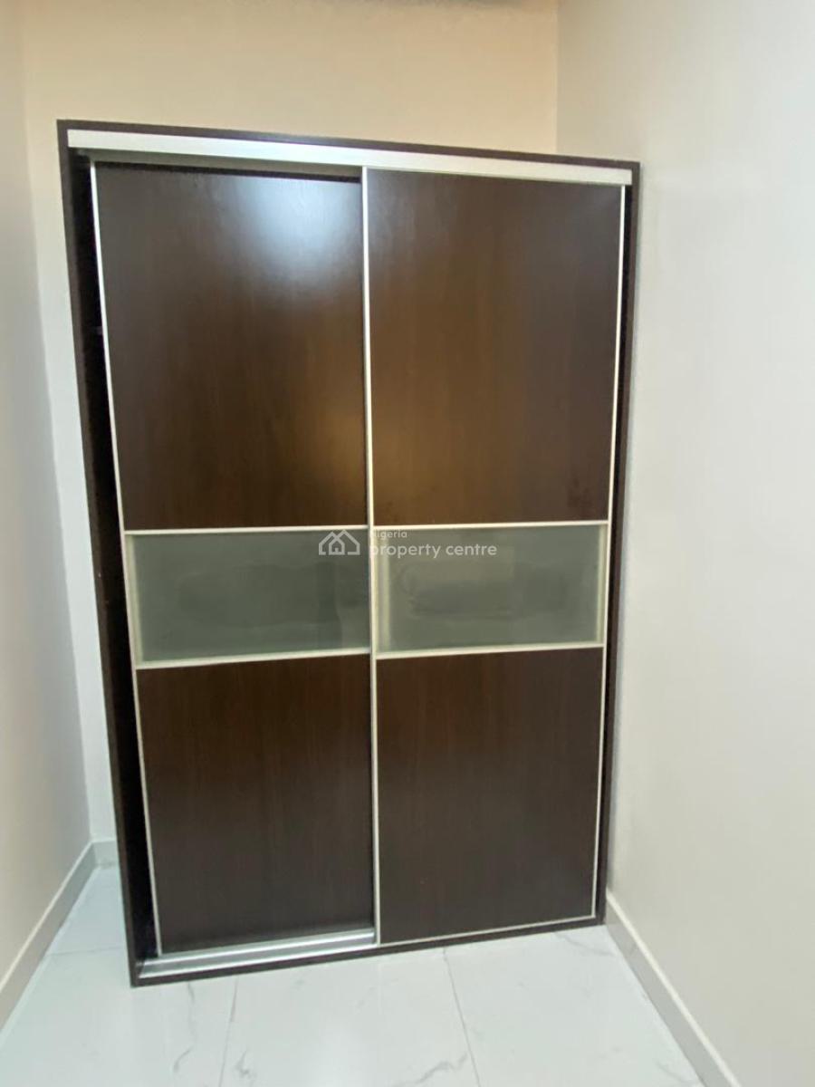 a Servised 3 Bedroom Unfurnished Apartment Available, Banana Island Road, Ikoyi, Lagos, Flat / Apartment for Rent