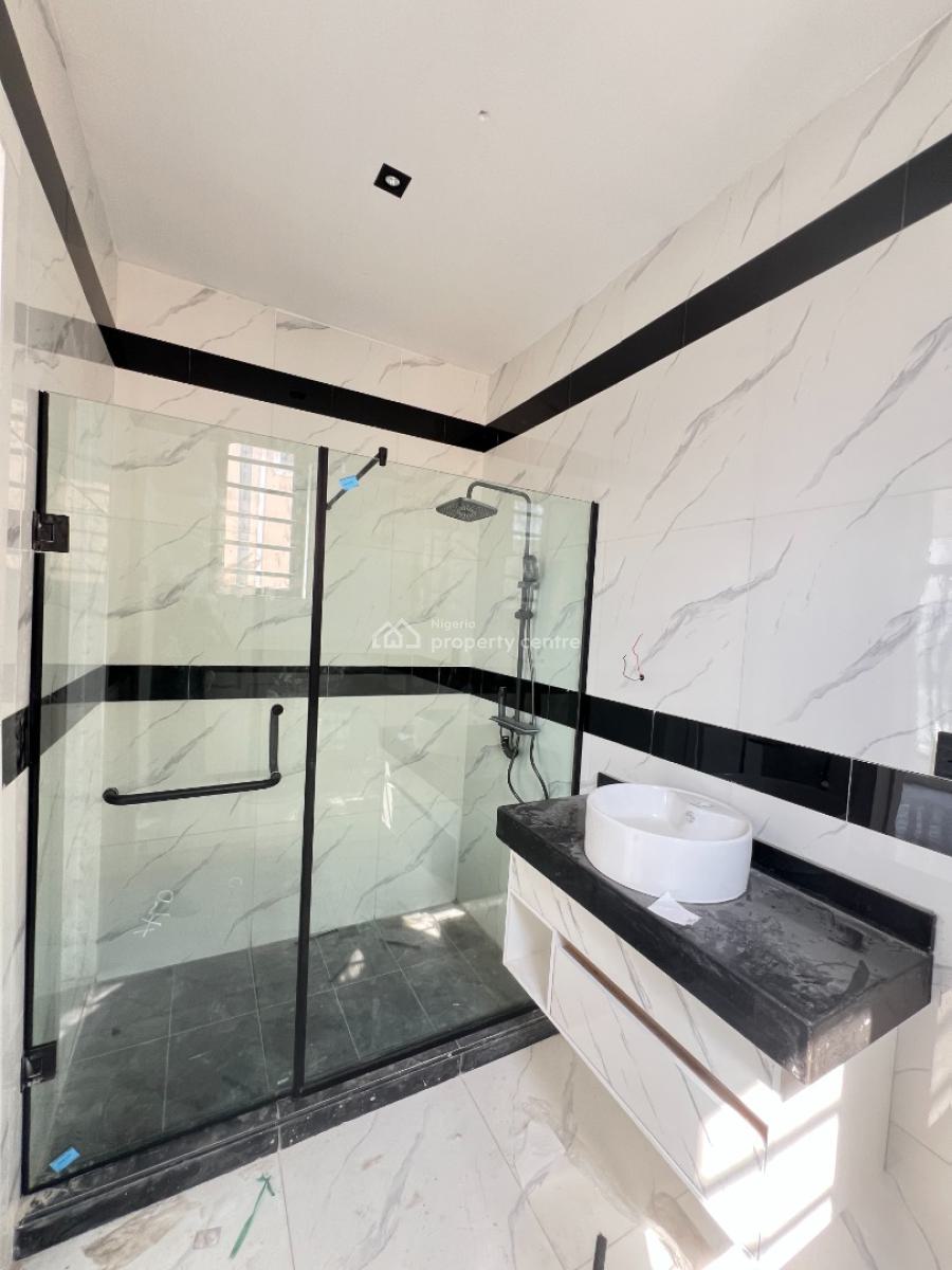 Luxury 2 Bedroom Service Apartment, Lekki Phase 1, Lekki, Lagos, Flat / Apartment for Sale