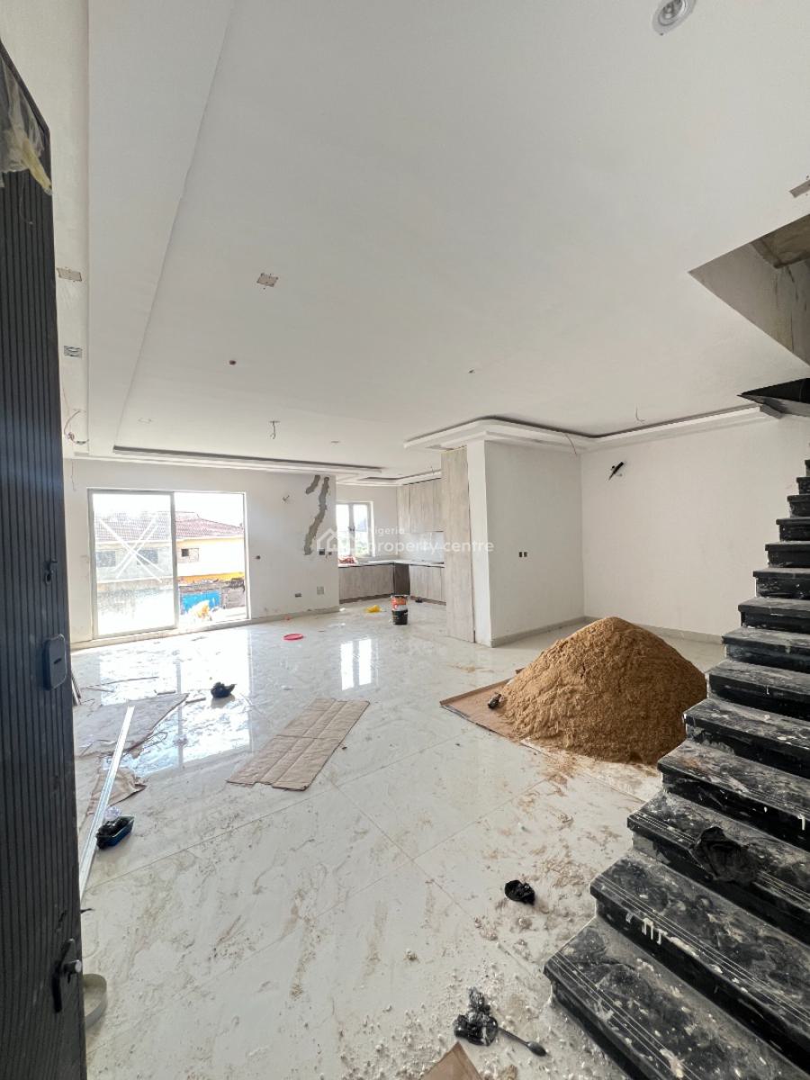 Luxury 3 Bedroom Service Apartment, Lekki Phase 1, Lekki, Lagos, Flat / Apartment for Sale