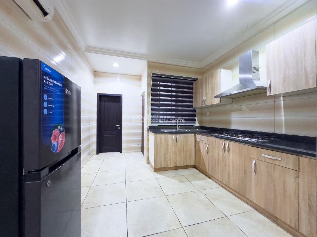 Well Furnished 3 Bedroom with Modern Comfort, Lekki Phase 1, Lekki, Lagos, Flat / Apartment Short Let