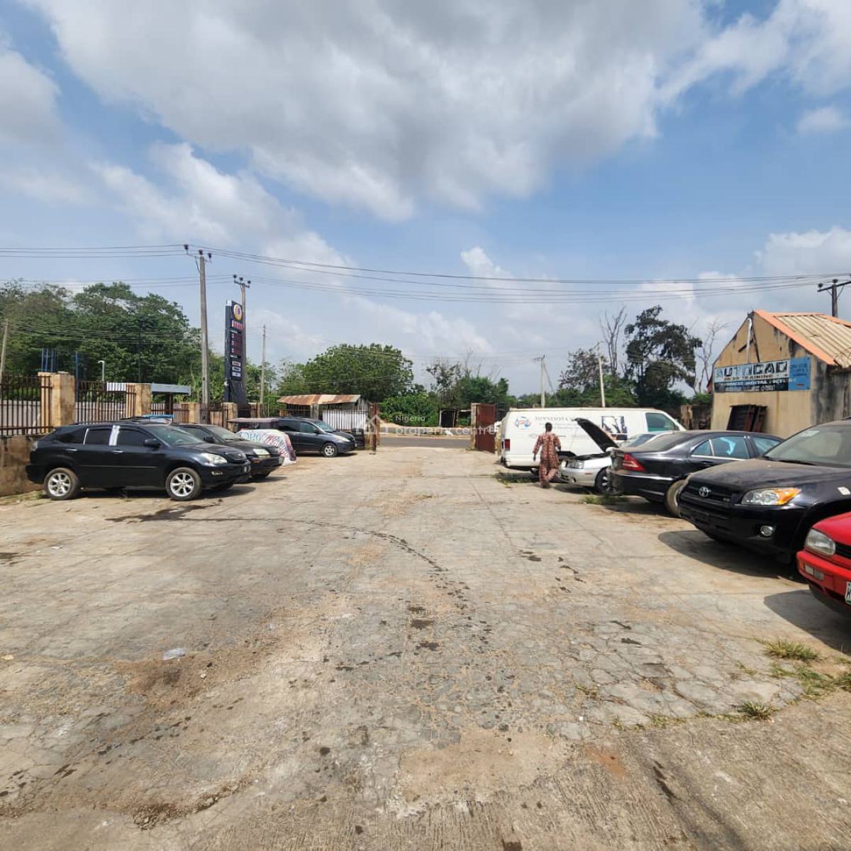 23 Units Shops Complex, Ologuneru Eleyele, Ibadan, Oyo, Plaza / Complex / Mall for Sale