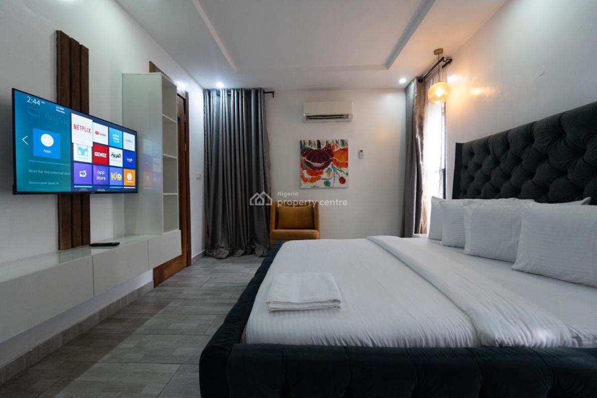 Sophisticated 3 Bedroom with Modern Features, Lekki Phase 1, Lekki, Lagos, Flat / Apartment Short Let