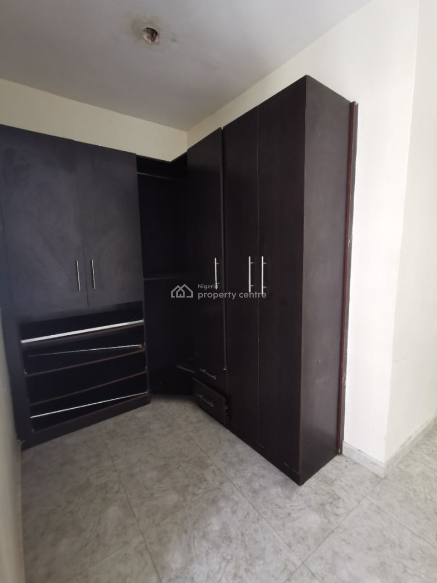 Spacious Master Bedroom Upstairs, Lekki County Homes, Ikota, Lekki, Lagos, Flat / Apartment for Rent