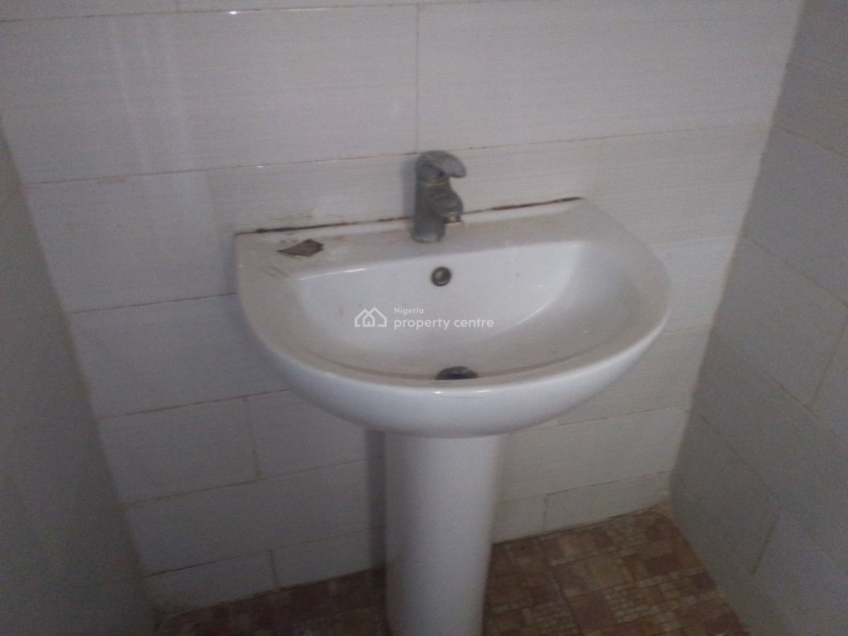 Spacious Luxury 2 Bedroom Flat with Excellent Features, Catholic Mission Rd, Ogombo, Ajah, Lagos, Flat / Apartment for Rent