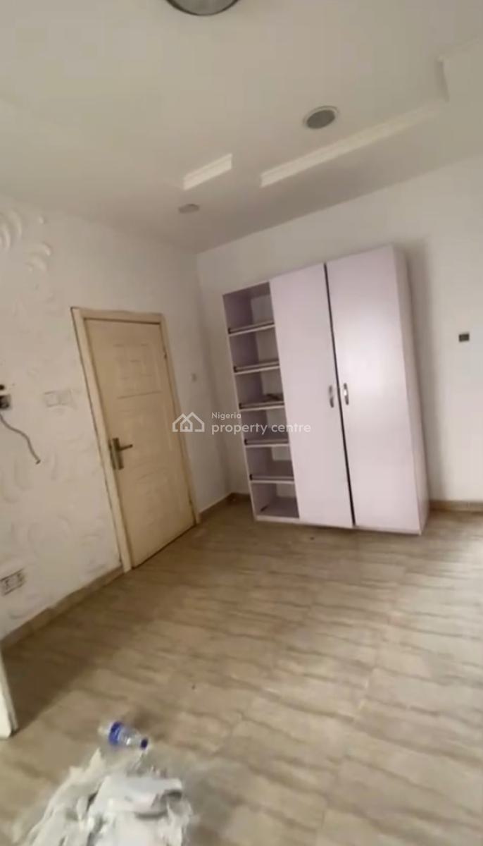 Massive Room in a Duplex, Chevy View, Lekki, Lagos, Self Contain (single Rooms) for Rent