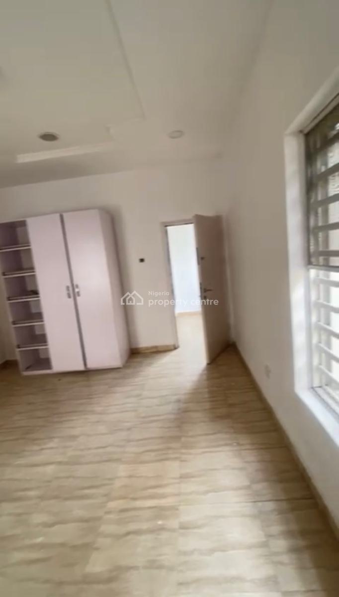 Massive Room in a Duplex, Chevy View, Lekki, Lagos, Self Contain (single Rooms) for Rent