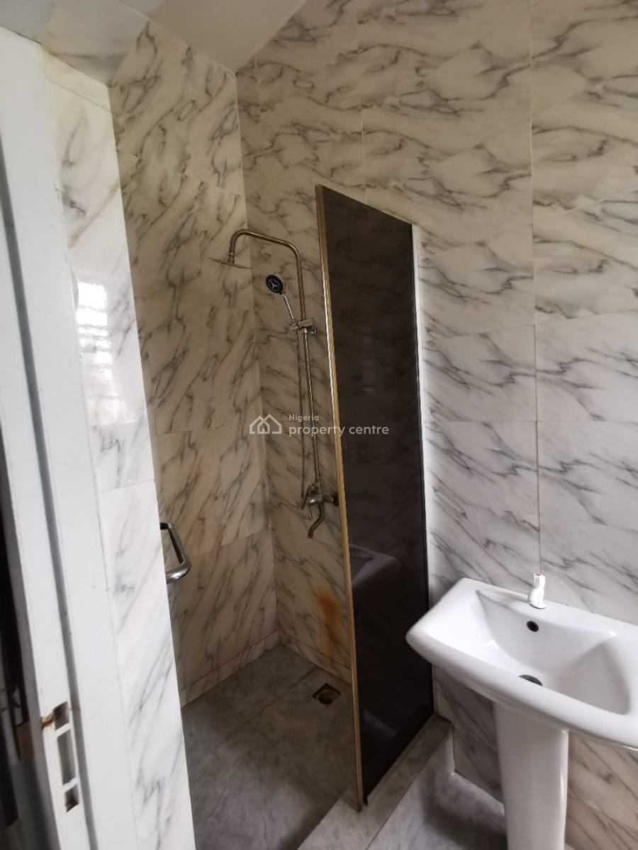 Spacious Semi Master Bedroom with Shared Kitchen, Lekki County Homes, Ikota, Lekki, Lagos, Flat / Apartment for Rent