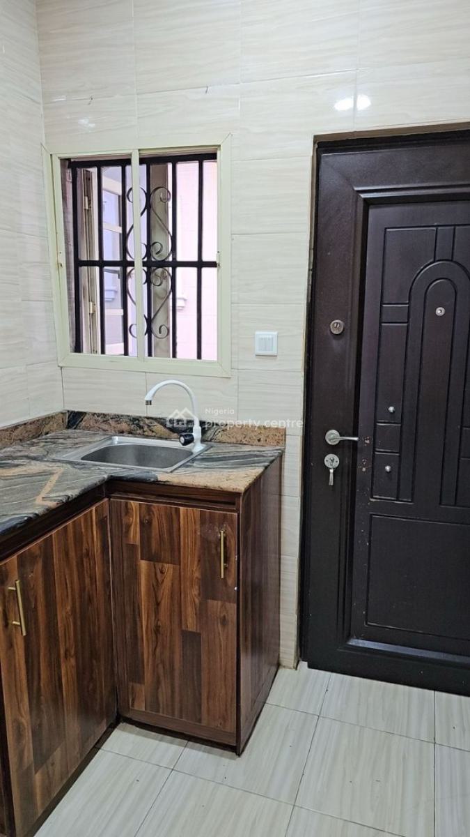 2 Bedrooms Apartments on The Second Floor, Victoria Island (vi), Lagos, Flat / Apartment for Rent