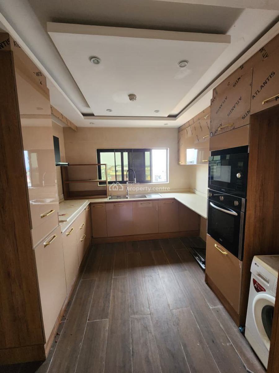 Serviced 3 Bedrooms Apartments with Elevator, Alagomeji, Yaba, Lagos, Flat / Apartment for Rent