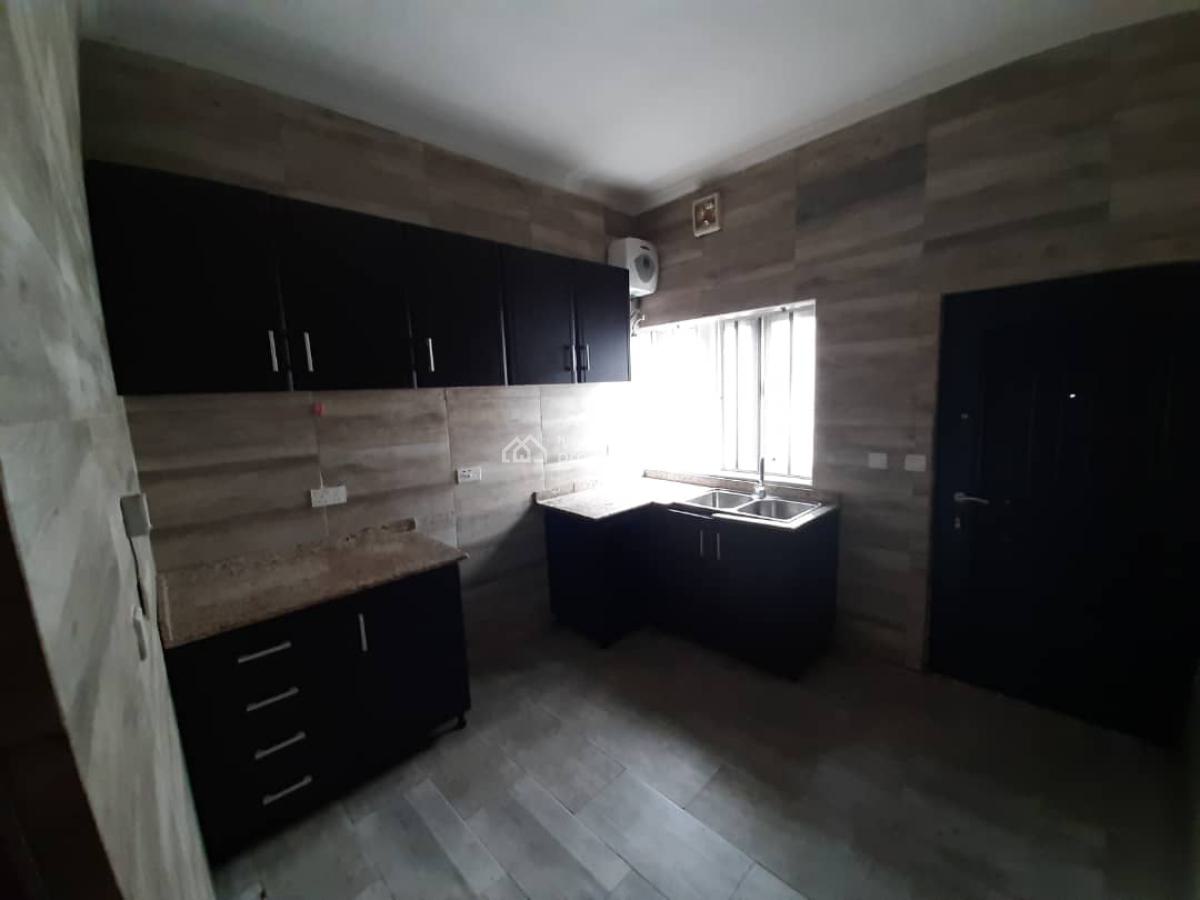 3 Bedroom En-suite Terraced Duplex with Fitted Kitchen Cabinets/pantry, Lekki Phase 1, Lekki, Lagos, Terraced Duplex for Rent