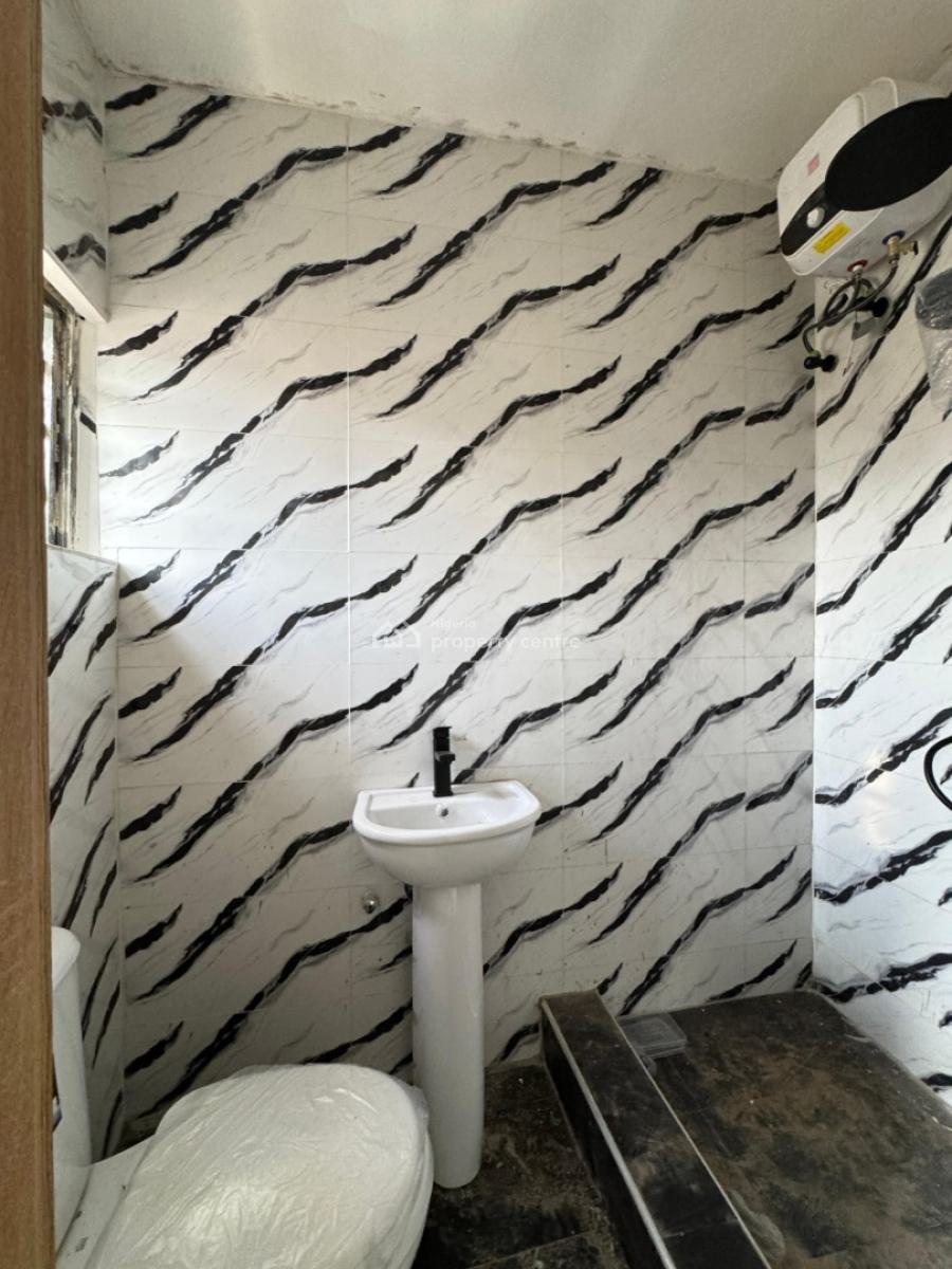 Lovely 2 Bedroom with Both Open & Close Plan Kitchen, Surulere, Lagos, Flat / Apartment for Sale