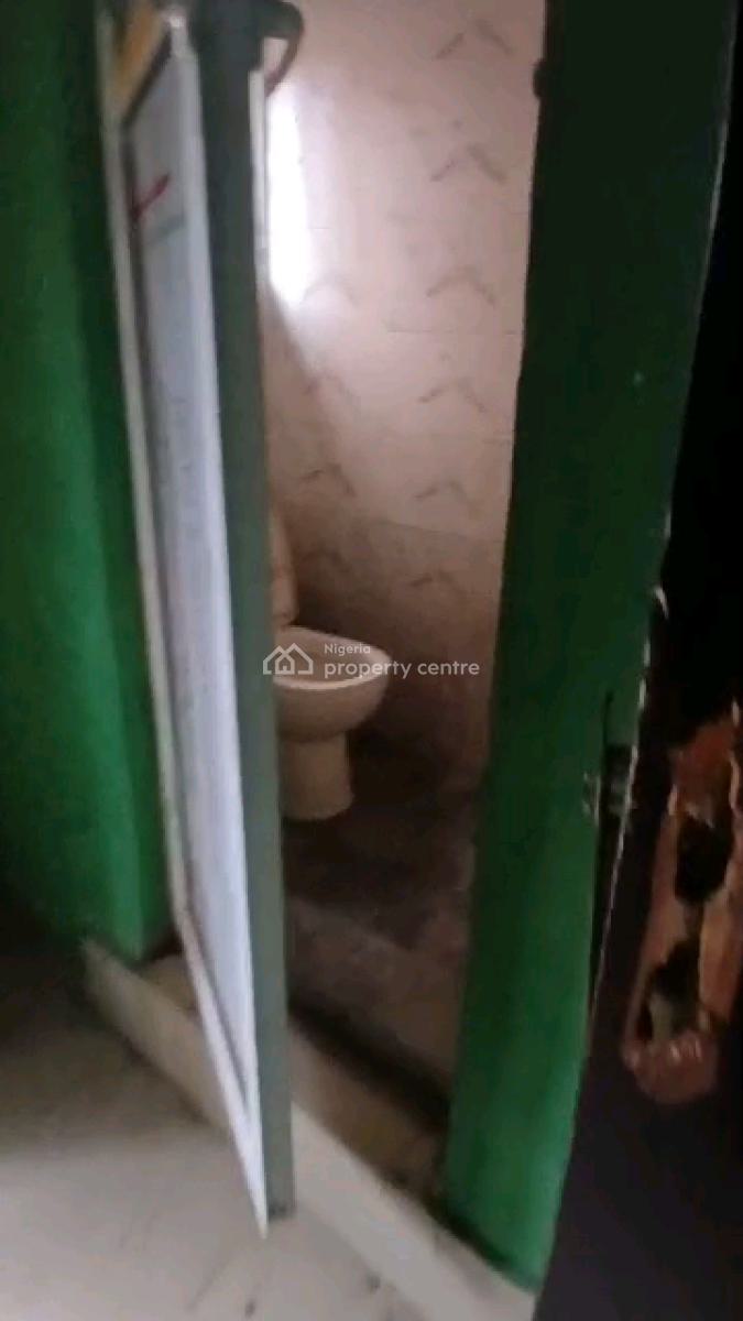 a Decent 2-bedroom with 2toilet and 2bt, Ogudu, Lagos, Flat / Apartment for Rent