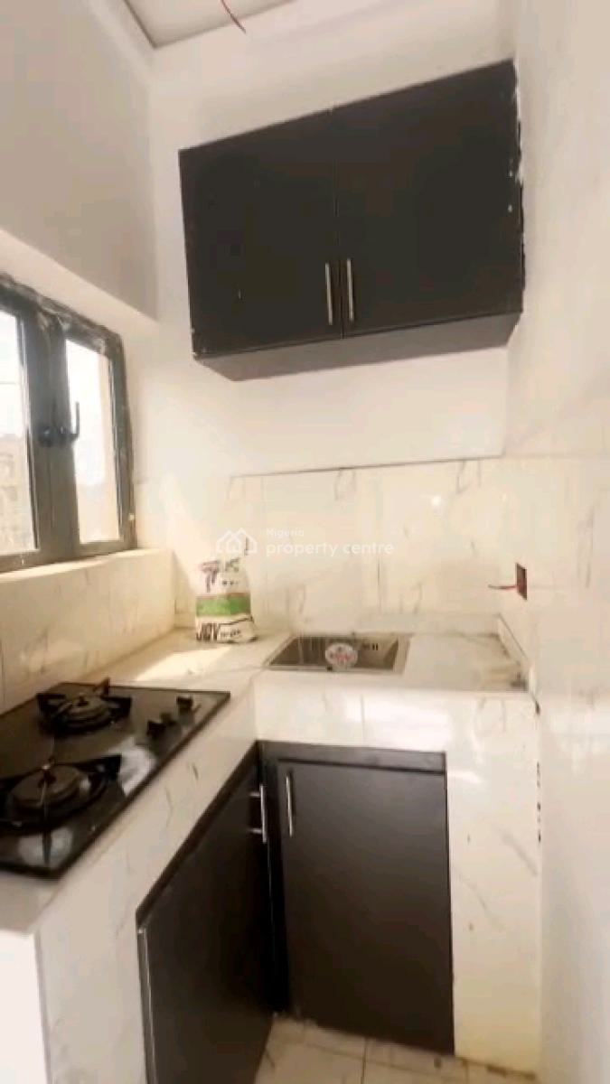 a Newly Built and Spacious 2bedroom Apartment, Off Pedro Road, Ladilak, Shomolu, Lagos, Flat / Apartment for Rent