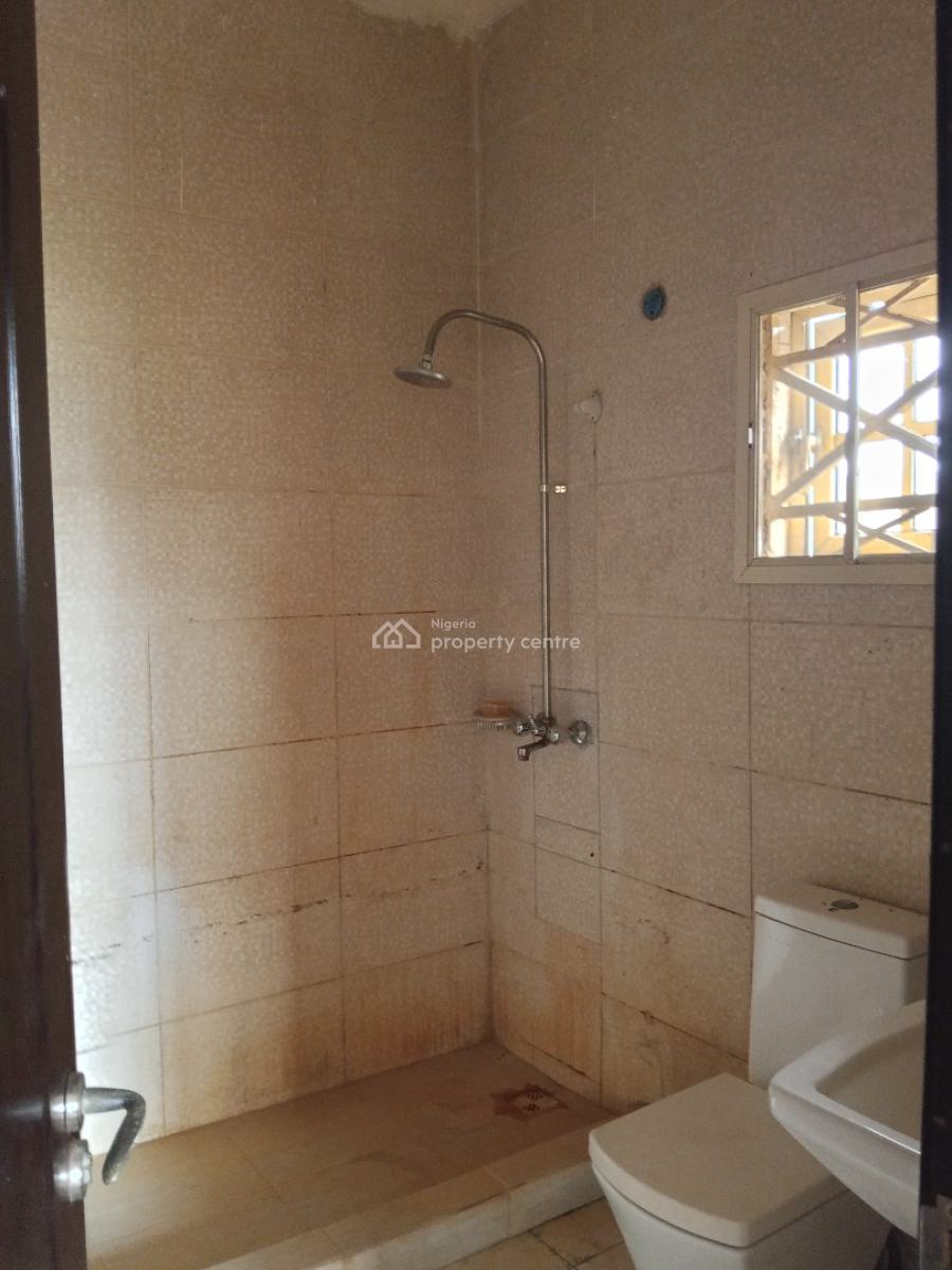 Neat 3 Bed Ensuite Just Vacated Chat for Video, Ogombo, Ajah, Lagos, Flat / Apartment for Rent