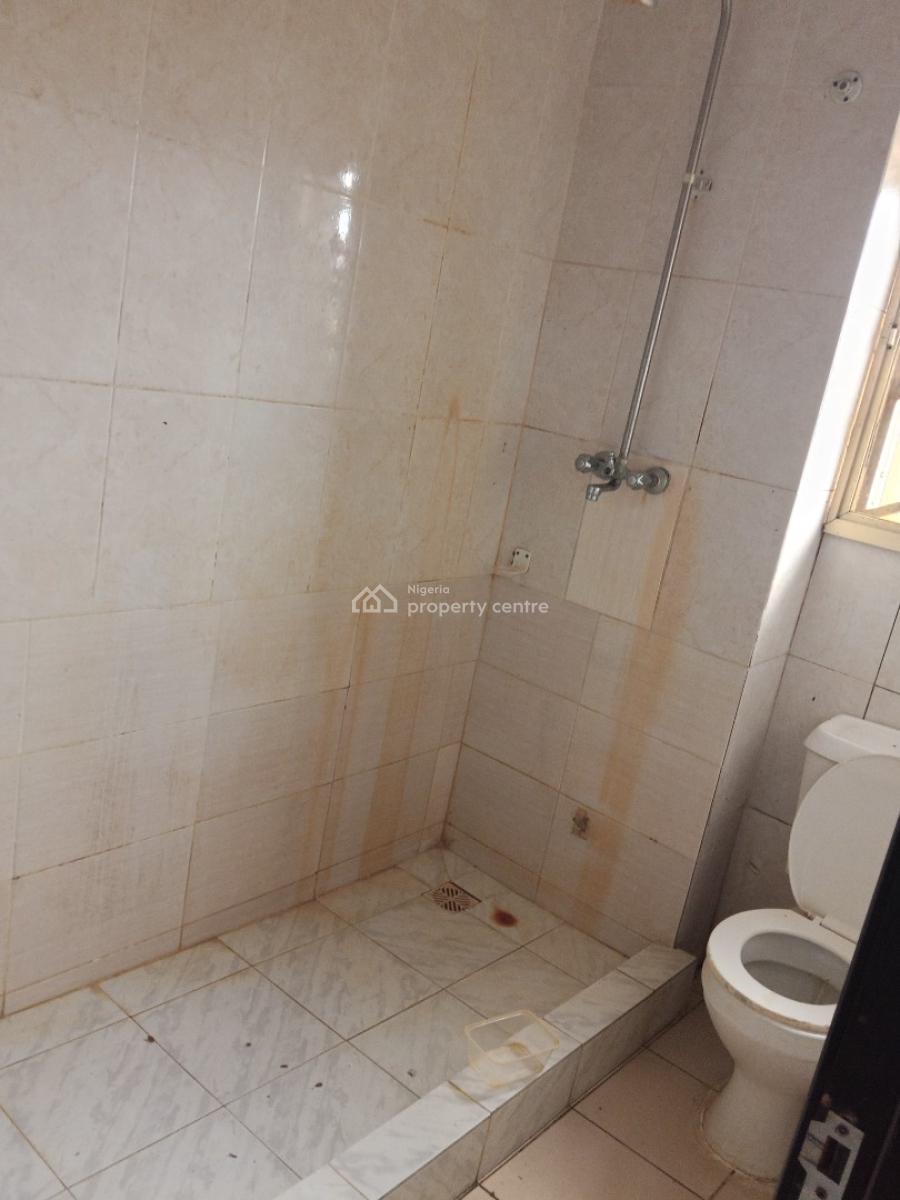 Neat 3 Bed Ensuite Just Vacated Chat for Video, Ogombo, Ajah, Lagos, Flat / Apartment for Rent
